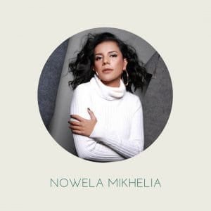 wanita - NOWELA MIKHELIA
